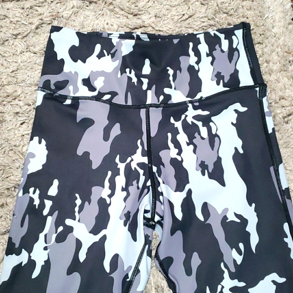 Ybenlow High Waist Camo Leggings - Picture 4 of 8